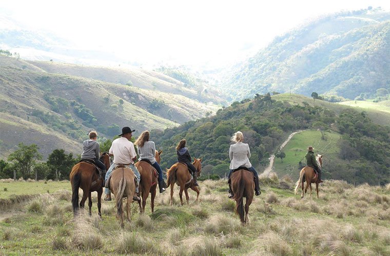 wellness-destinations-fazenda-catuc%cc%a7aba-horseback-riding