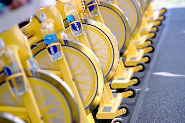 Clip in for This Studio Cycling Comparison: Flywheel Vs. Soulcycle
