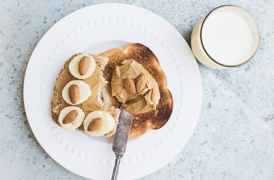 almond butter vs peanut butter nutrition
