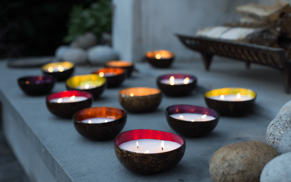 8 All-Natural Candles to Gift (or Burn) for the Holidays