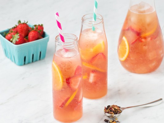 Summer Cocktails That Are (Super) Light on the Sugar