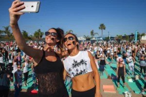 #SquadGoals: How Tone It Up created a massive online fitness family (accidentally)