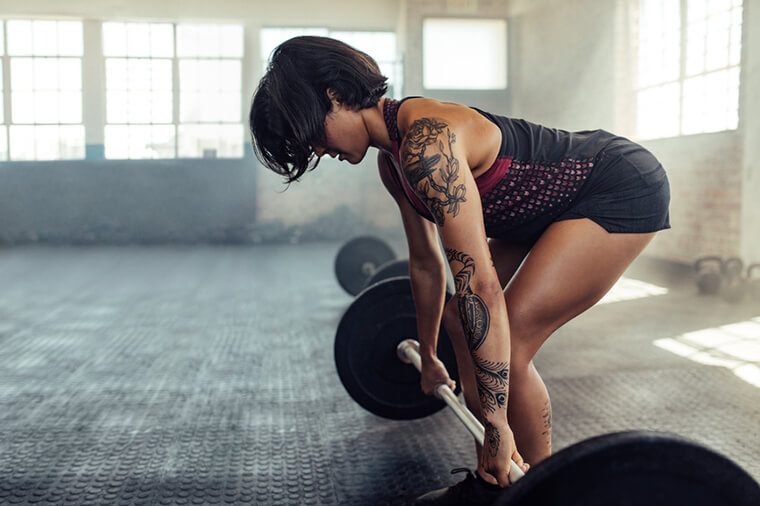 CrossFit_deadlift_women-weights