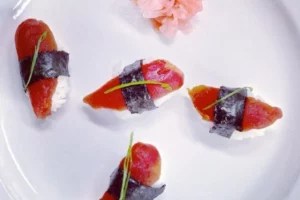 This tomato sushi looks and tastes like the real thing