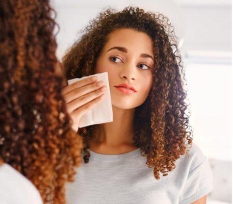 The 7 Best Natural Makeup Remover Wipes