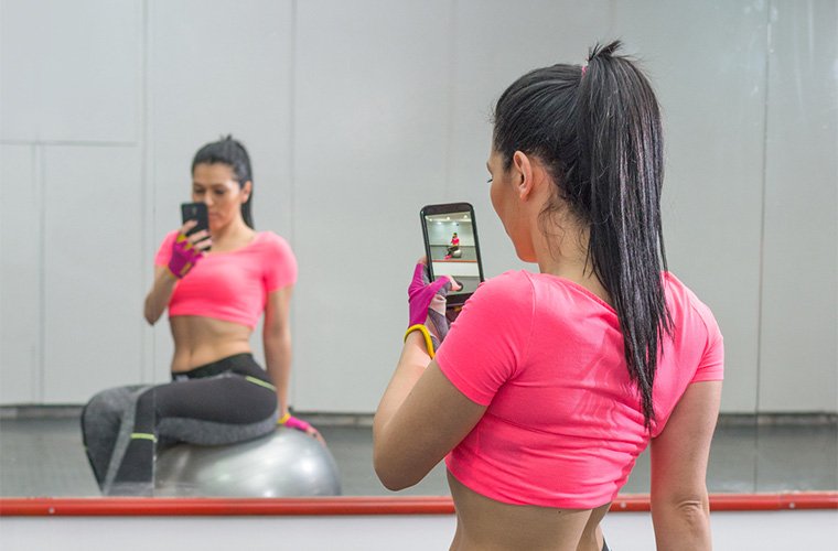 why you should wear tight clothing at the gym