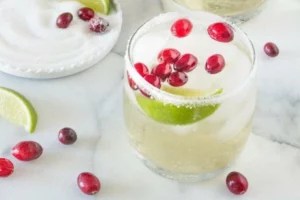 Let's Raise a Glass To These 8  Healthy Holiday Cocktails That Are Perfect for Your Next Socially-Distanced Gathering