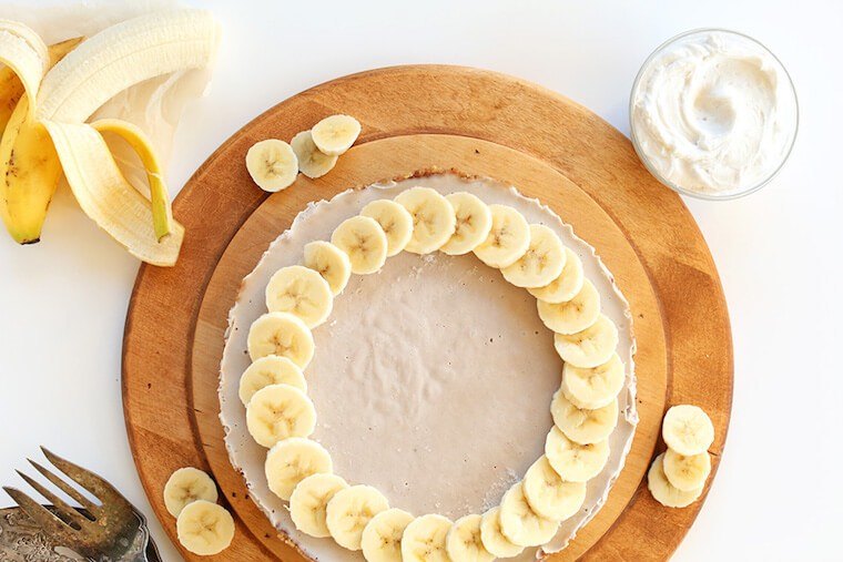 Minimalist Baker's Raw Vegan Banana Cream Pie recipe