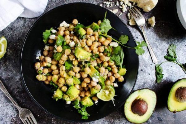 These 10-Minute Healthy Lunch Recipes Make Keeping Your Resolutions a Cinch