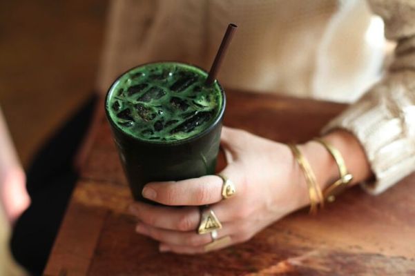 Here's How to Make Chlorophyll Water—Green Juice's Lesser Known Cousin