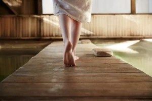 Your guide to having an ultra-detoxifying sauna experience