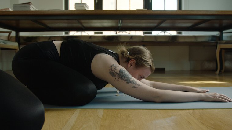 The one yoga move that helps Lena Dunham with her anxiety - Well+Good