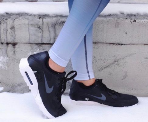8 Leggings That Will Actually Keep You Warm This Winter