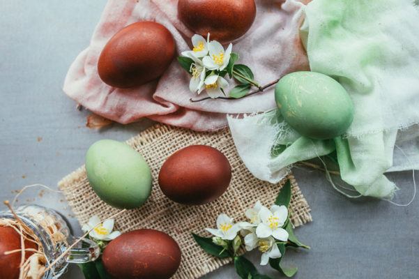 How to Use Superfoods to Dye Your Easter Eggs