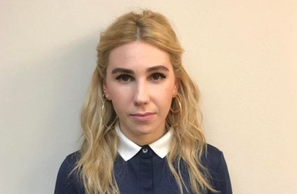 The One Thing Zosia Mamet's Been Doing Since She Was a Teen for Clear Skin