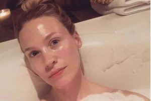 The 5 natural beauty cult faves that January Jones relies on