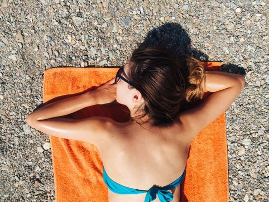 SOS, SPF! 6 Sunburn Symptoms to Keep an Eye Out For