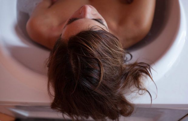 How to Turn Your at-Home Bath Into a Detoxifying Sweat Session