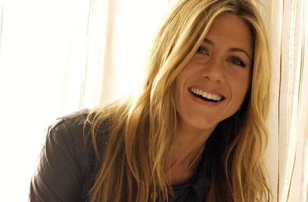 The 20-Minute Elliptical Workout That Gets Jennifer Aniston "Just Drenched"