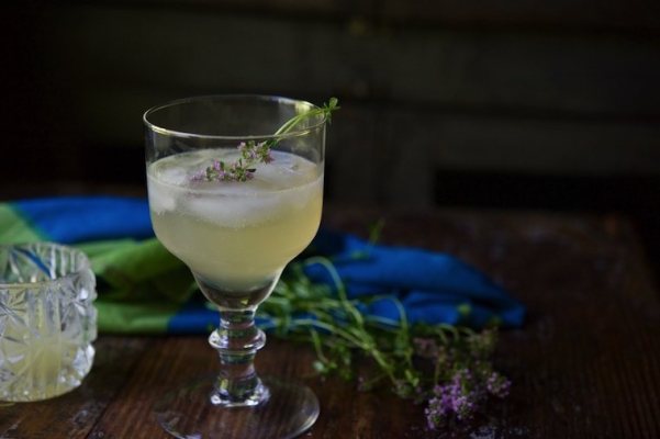 Shake up a Healthy Cocktail With This Gin & Lemon Thyme Recipe