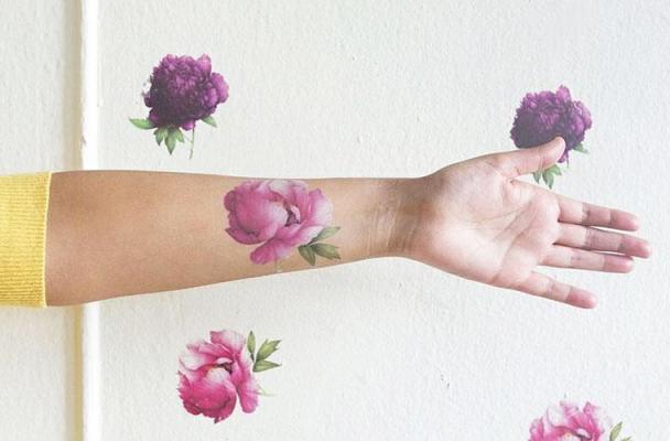 These New Essential Oil-Scented Tattoos Smell Just As Good As They Look