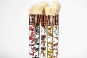 These makeup brushes with *real* flowers in the handles take natural beauty to a new level