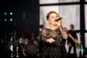 Why Kelly Clarkson felt least healthy at her thinnest weight