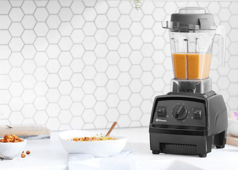 What makes a food processor and blender different?