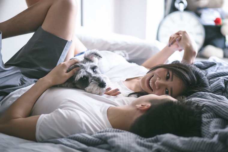How to deal with couples who have different sleep patterns