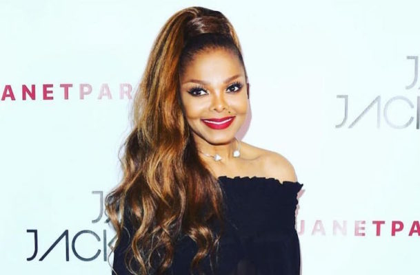 The 4-Move, No-Equipment Workout That Helped Janet Jackson Take Back the Stage
