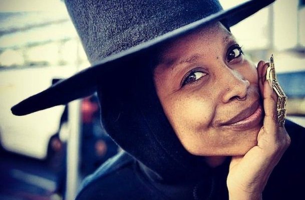 Music Legend (and Doula) Erykah Badu Has Been Dropping Serious Wellness Knowledge Lately
