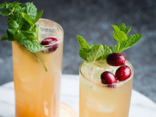 5 Festive Mocktails for Every Holiday Party on Your Calendar