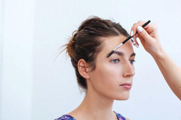 This Is a Celebrity Makeup Artist's Secret to Fuller Brows