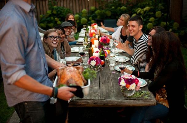 5 Last-Minute Ways to Add Good Energy to Your Thanksgiving Gathering