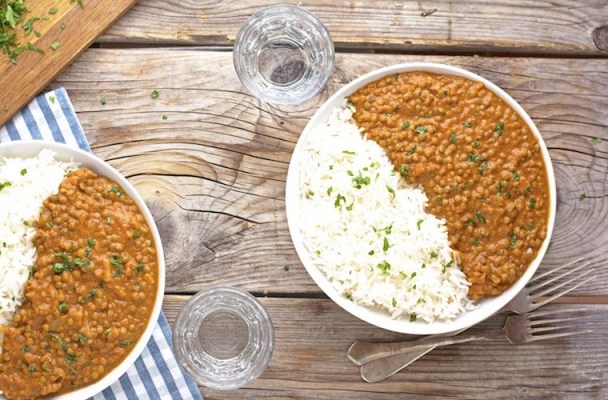Whip up This Vegan Curry Slow-Cooker Recipe for Your Next Cozy Gathering