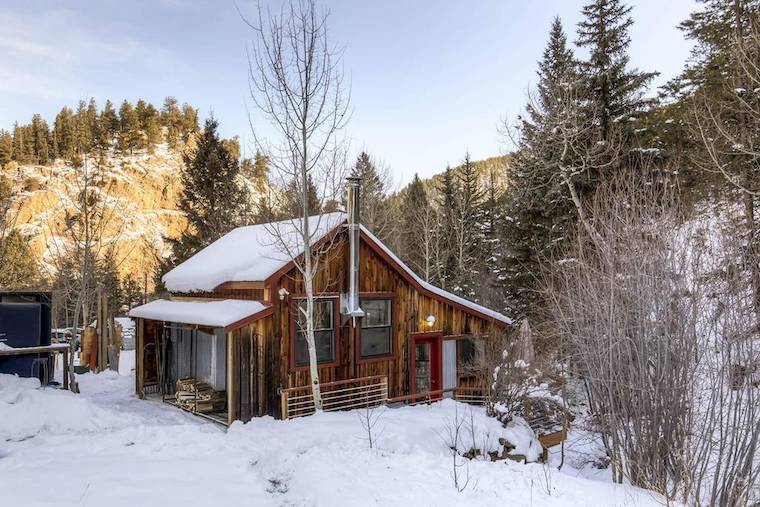 Airbnb cabins for New Year's Eve