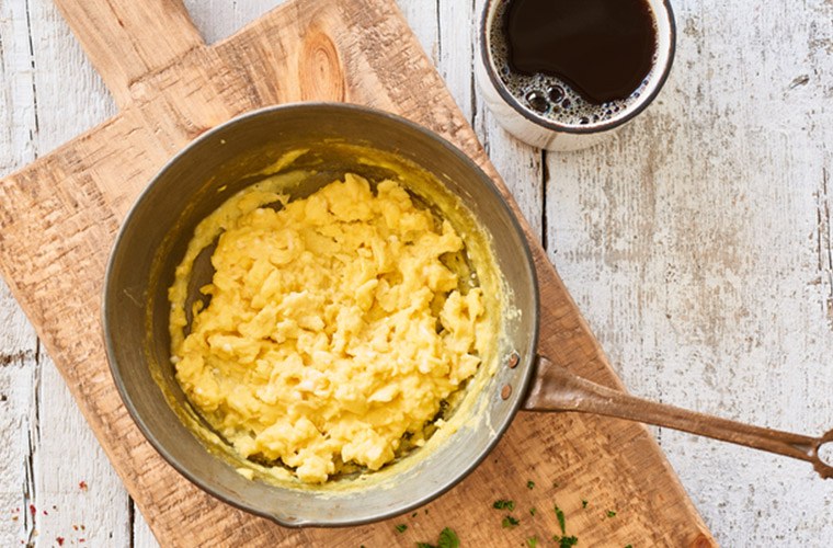 Scrambled eggs as a healthy on-the-go breakfast.