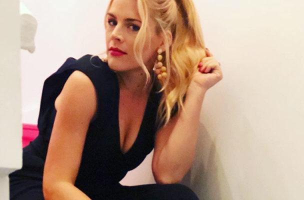 Why You Should Do Modified Donkey Kicks, Even Though Busy Philipps Can't Stand Them
