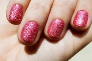 11 glittery nail polishes to wear until the ball drops