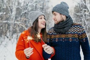 Men may have a harder time being single during the holidays than women