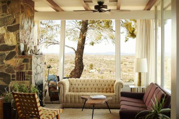 7 Airbnb Desert Escapes in California for a Restorative Minimalist Getaway