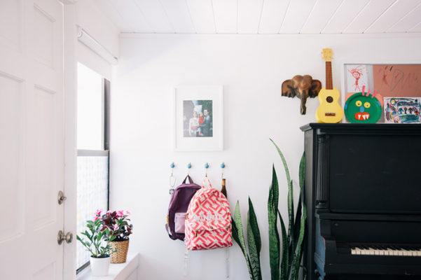 How to Use Your Home Decor to De-Clutter Your Space