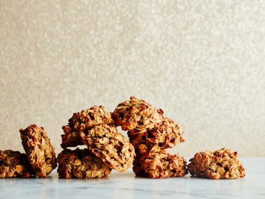 These Gluten-Free Oatmeal Banana Cookies Double As a Gym-Bag Friendly Breakfast
