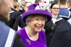 Queen Elizabeth is pushing to give Buckingham Palace an eco-friendly makeover