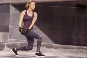 The at-home abs workout you can do during a commercial break, from Carrie Underwood's trainer