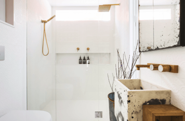5 Homes With Dreamy Bathrooms Available Via Airbnb's New, Luxe Feature