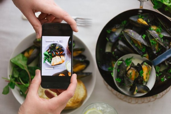 Could a Smartphone App Soon Identify Dangerous Food Bacteria?