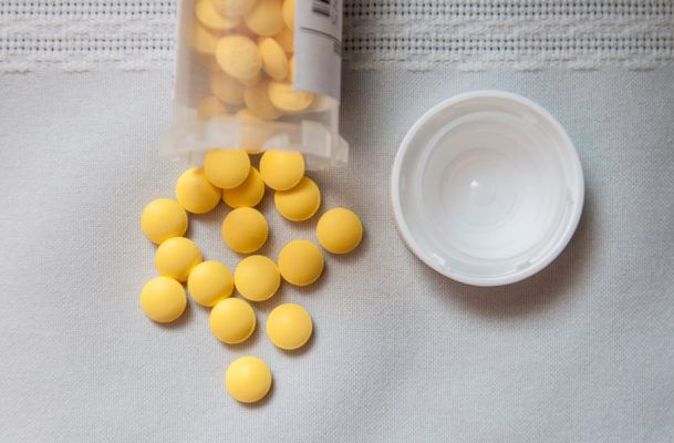 When You *Really* Need an Antibiotic—and When a Natural Remedy Will Work Instead