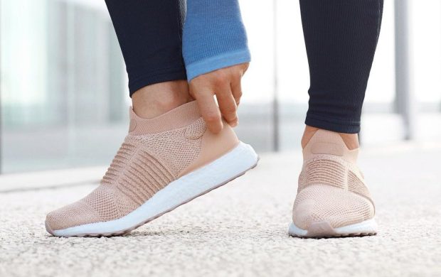 Do Laceless Sneakers Actually Make a Difference for Runners?