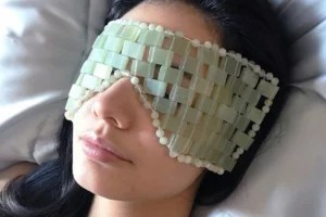 This jade eye mask is the fanciest way to de-puff your eye bags